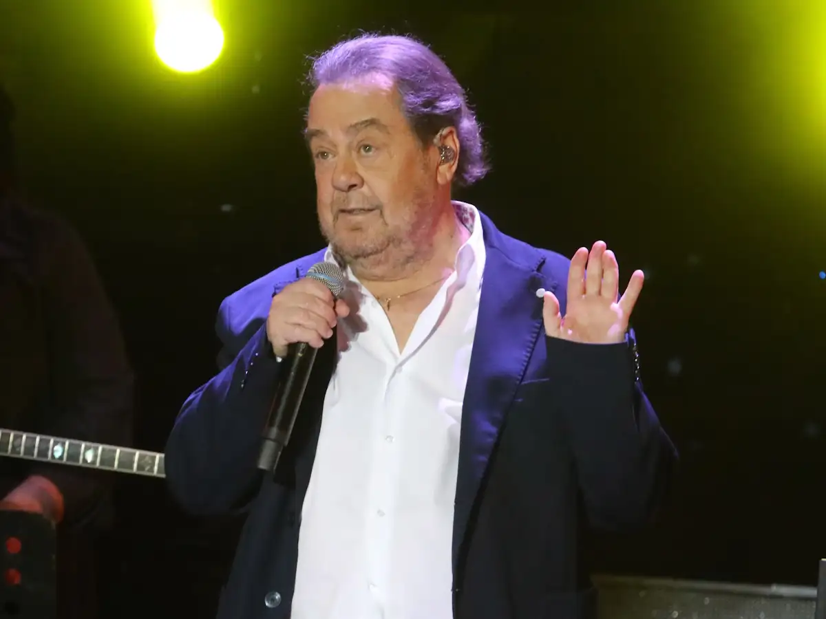 Γιάννης Πάριος: «Δεν με νοιάζει η ηλικία μου, νιώθω καλά» – Η νέα απάντηση μετά τα σχόλια για την εμφάνισή του στην Κύπρο