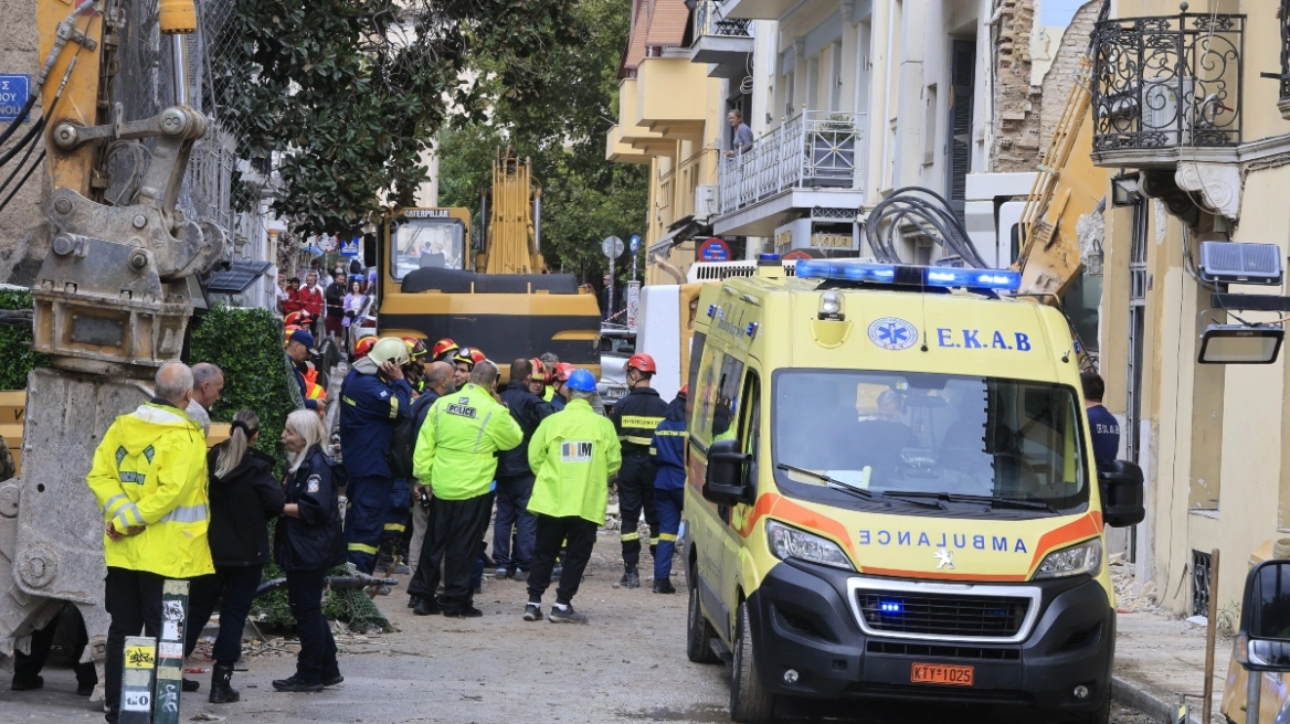 Πλάκα: Ανασύρθηκε και δεύτερη σορός από τα συντρίμμια του κτηρίου που κατέρρευσε Πλάκα: Ανασύρθηκε και δεύτερη σορός από τα συντρίμμια του κτηρίου που κατέρρευσε