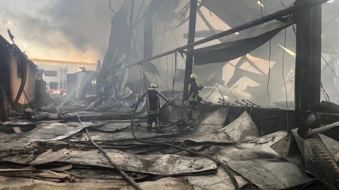 Ουκρανία: Τουλάχιστον 12 νεκροί από το νέο ρωσικό σφυροκόπημα – Ο Μόντι ζήτησε από τον Πούτιν να τελειώσει ο πόλεμος Ουκρανία: Τουλάχιστον 12 νεκροί από το νέο ρωσικό σφυροκόπημα – Ο Μόντι ζήτησε από τον Πούτιν να τελειώσει ο πόλεμος