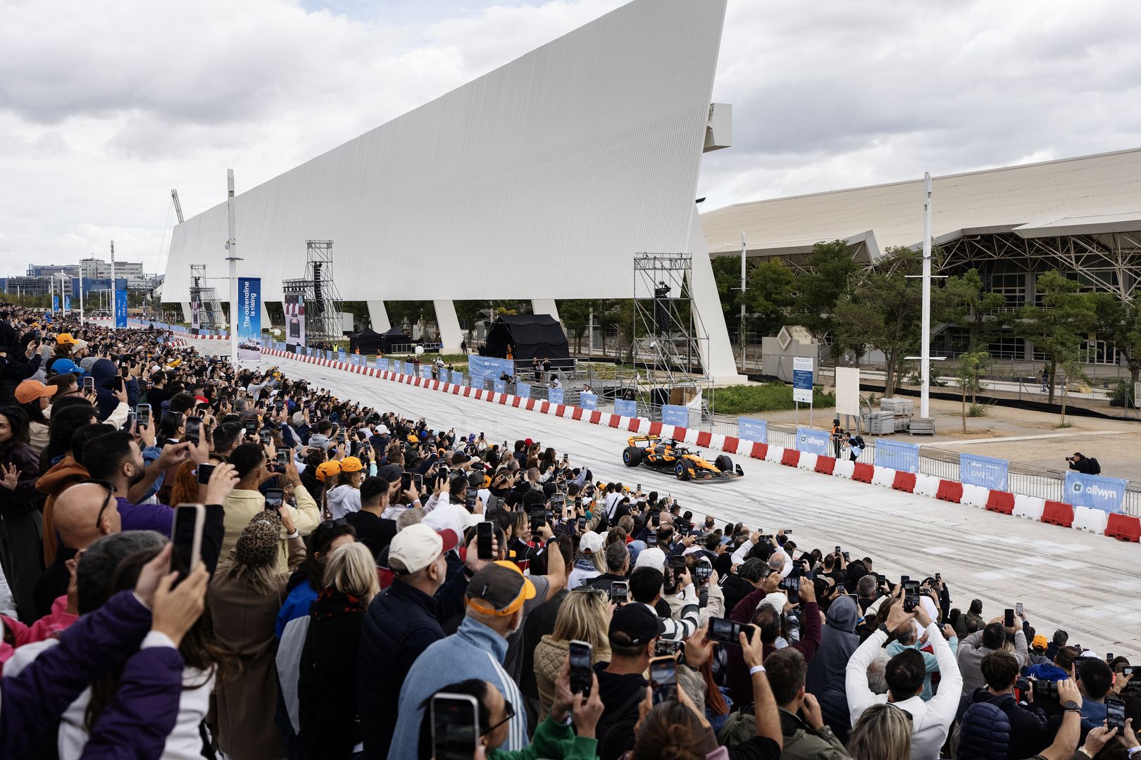 To “Allwyn x McLaren Racing: Live in Athens” έφερε τη Formula 1 στην Ελλάδα