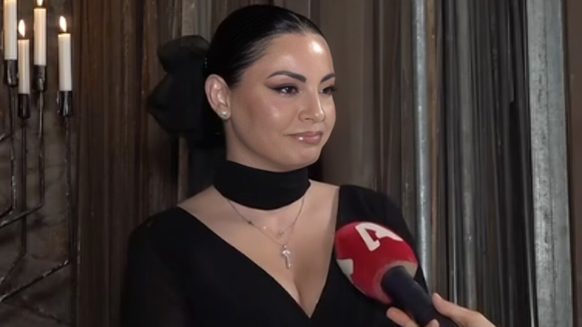 Δήμητρα Αλεξανδράκη: «Έδιωξα τους πάντες από δίπλα μου, ήταν όλοι ψεύτες, υποκριτές και με εκμεταλλεύονταν» Δήμητρα Αλεξανδράκη: «Έδιωξα τους πάντες από δίπλα μου, ήταν όλοι ψεύτες, υποκριτές και με εκμεταλλεύονταν»