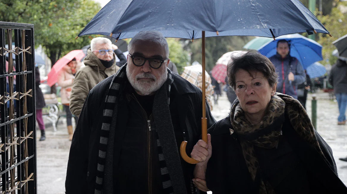 Βαρύ πένθος για τον Δημήτρη Πιατά: Έφυγε από τη ζωή η σύζυγός του, Λέλα – Η συγκινητική στάση του ηθοποιού