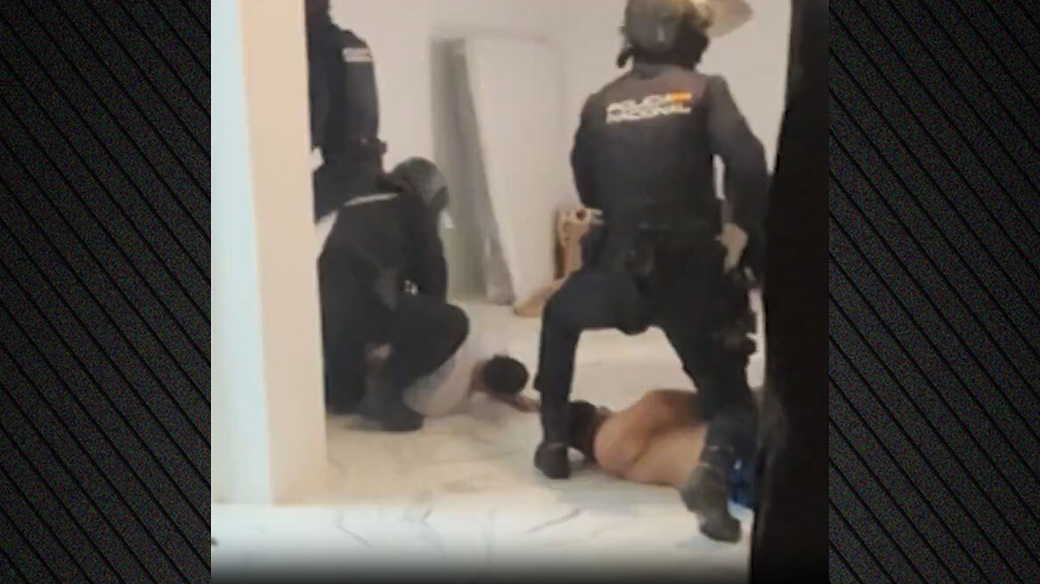 Μαρόκο: Συνελήφθη ο φερόμενος εγκέφαλος μεγάλου κυκλώματος ναρκωτικών – Κατασχέθηκαν 10,8 τόνοι χασίς, 86 συλλήψεις Μαρόκο: Συνελήφθη ο φερόμενος εγκέφαλος μεγάλου κυκλώματος ναρκωτικών – Κατασχέθηκαν 10,8 τόνοι χασίς, 86 συλλήψεις