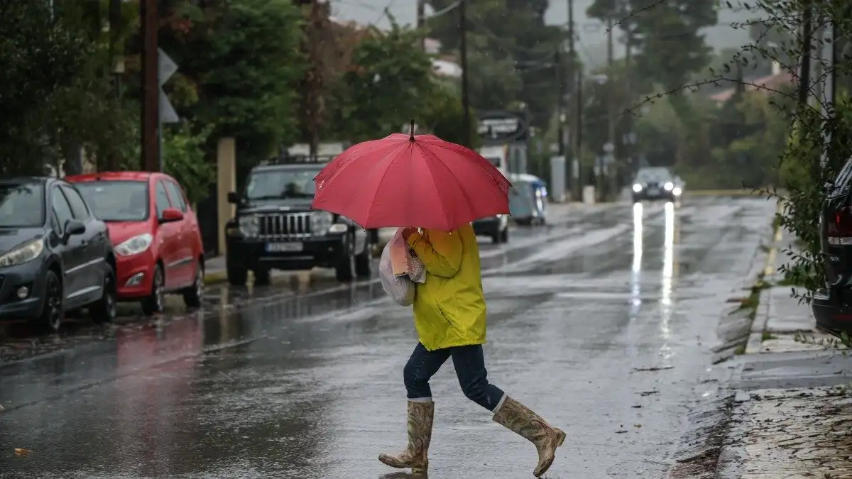 Καιρός: Βροχές και σποραδικές καταιγίδες σήμερα, Σάββατο 31 Οκτωβρίου – Πώς θα κινηθεί η θερμοκρασία