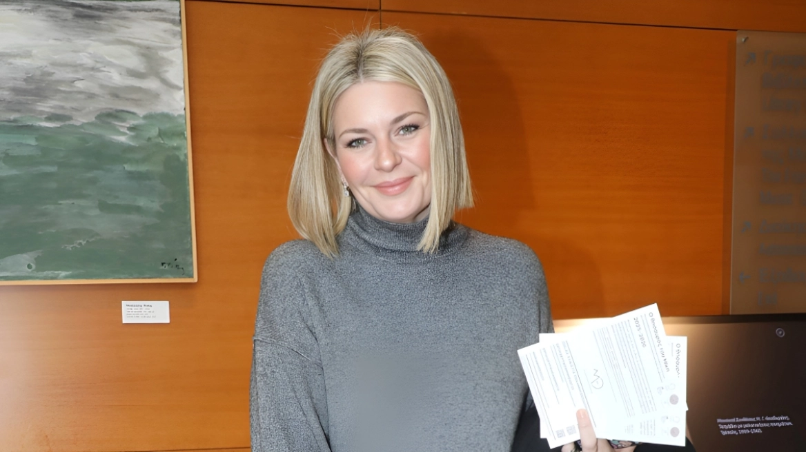 Ελισάβετ Μουτάφη για τον υιοθετημένο γιο της: «Μεγαλώνοντας θα κάνει ερωτήσεις – Έχω αποφασίσει να ακολουθήσω το ένστικτό μου»