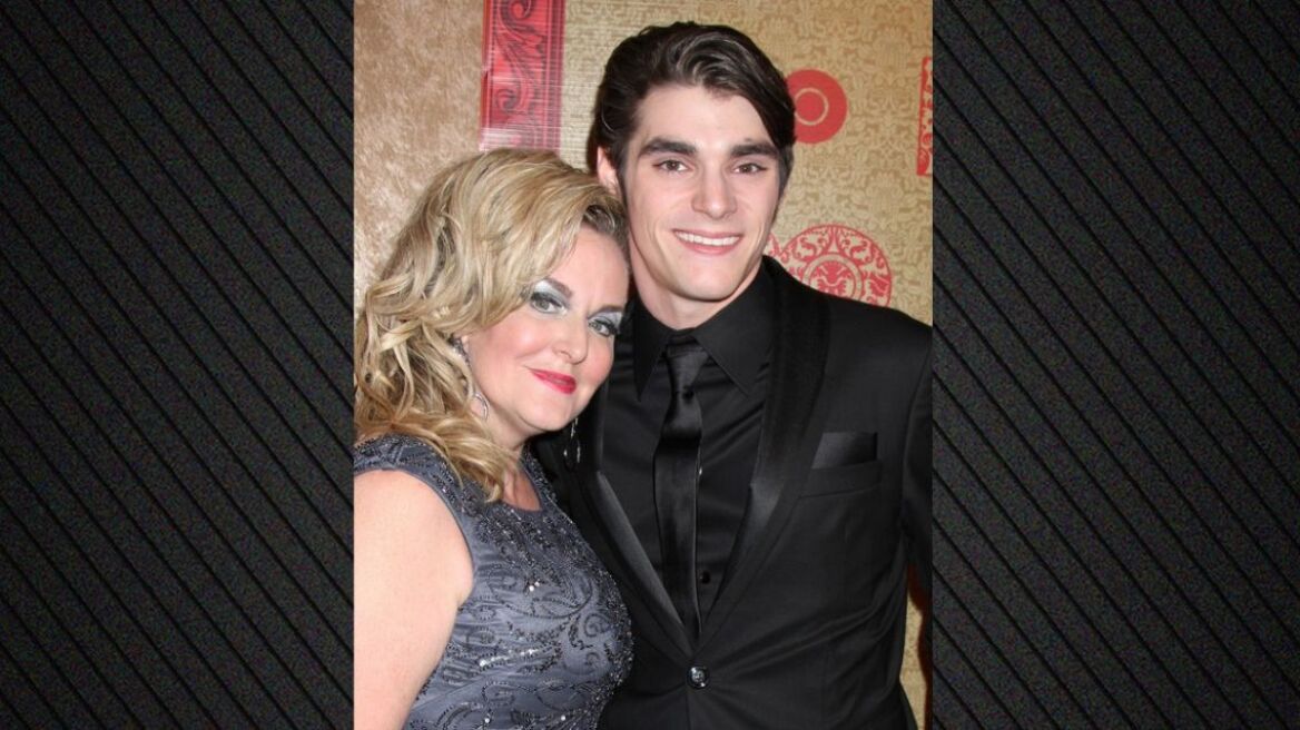 Βαρύ πένθος για τον RJ Mitte: «Είμαστε χαμένοι χωρίς εκείνον» – Η συγκλονιστική ανάρτηση της μητέρας του