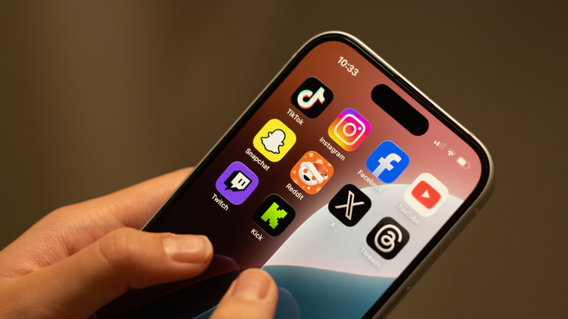 Μπλόκο σε Instagram, Facebook και TikTok για παιδιά κάτω των 15 ετών από το 2027: Οι βασικές ρυθμίσεις του νομοσχεδίου και οι ευθύνες των πλατφορμών