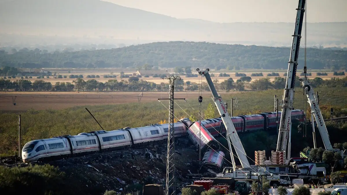 Σύγκρουση τρένων στην Ισπανία: Συγκλονίζει η μαρτυρία 21χρονου Έλληνα – «Ήταν χειρότερο από σεισμό»