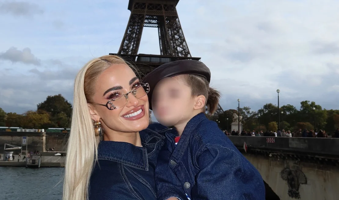 Ιωάννα Τούνη: Οι τρυφερές στιγμές με τον γιο της στο Παρίσι με φόντο τον Πύργο του Άιφελ